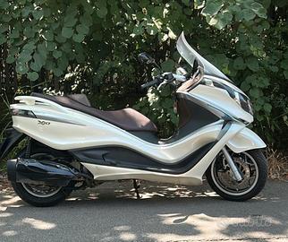 Piaggio x10