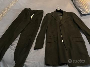 Completo uomo elegante (giacca lunga e pantaloni)