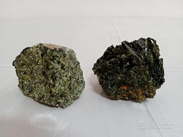 Minerale  peridoto e tormalina verde