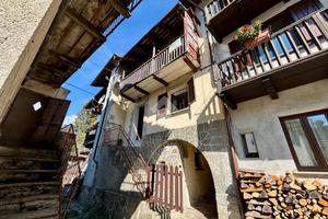 CASA SEMINDIPENDENTE A TRAVERSELLA