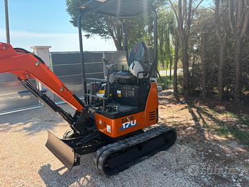 Escavatore Hitachi 17 q