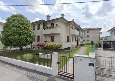 Immobile in asta di 101 m² con 3 locali e box auto