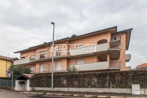 trilocale mansardato con doppi servizi