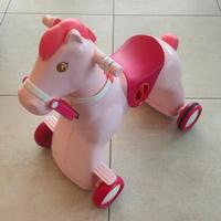Cavallo a dondolo chicco