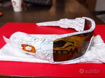 Occhiali da sole Oakley Oil Ring Casy Mc Guire Pol