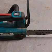 motosega makita a batteria.                  