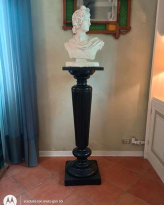Colonna in legno nera
