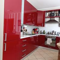 Cucina laccata rossa