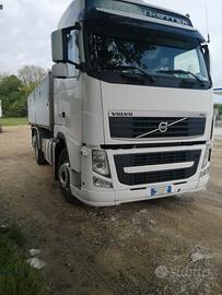Autocarro Volvo FH13