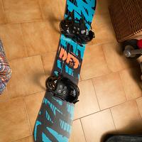 Snowboard Drake DF3 con attacchi