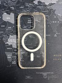 Cover Apple MagSafe iPhone quindici Pro con crepe.