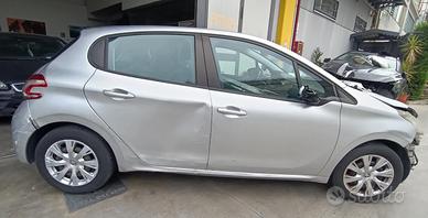 RICAMBI USATI AUTO PEUGEOT 208 Serie 8HP (DV4C), 8