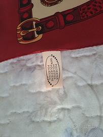 Foulard effetto raso, dimensioni cm 51x51