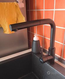 Miscelatore nero Elleci con doccino 