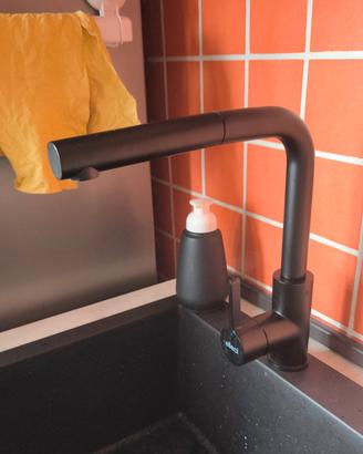 Miscelatore nero Elleci con doccino 