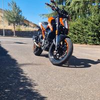 moto  duke ktm 125