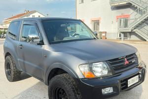 Mitsubishi pajero