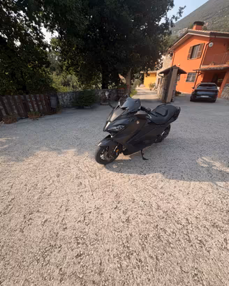Tmax 560 2022