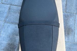 Sella comfort design Ultrasuede originale Yamaha