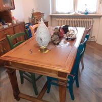 tavolo e sedie antico