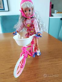  Barbie teenager in bicicletta