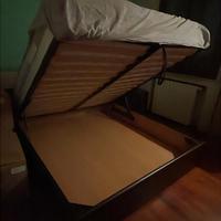 Letto matrimoniale con contenitore