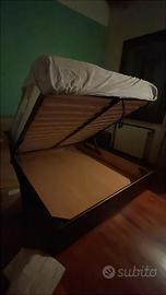 Letto matrimoniale con contenitore