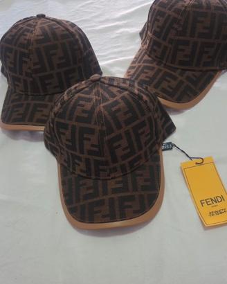 Cappelino Fendi marrone