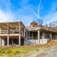 PRESTIGIOSA STRUTTURA DI VILLA DA ULTIMARE