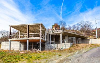 PRESTIGIOSA STRUTTURA DI VILLA DA ULTIMARE