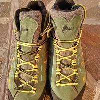 Scarponi da trekking come nuovi