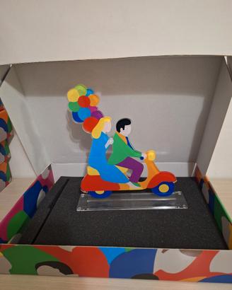 marco lodola, statuetta in plexiglass da appoggio 