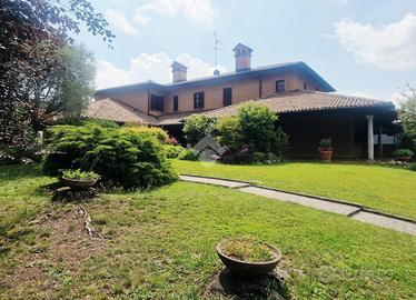 PORZIONE DI BIFAMILIARE A MUGGIÒ
