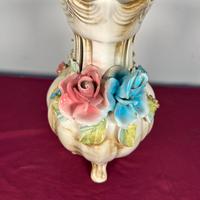 Vaso vintage in ceramica stile Capodimonte.
