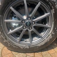 Cerchi da 17 originali Land Rover più 4 pneumatic