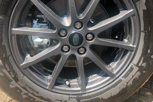 Cerchi da 17 originali Land Rover più 4 pneumatic