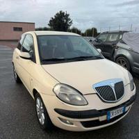 Lancia Ypsilon 1.4 16V Platino