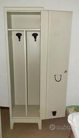 Armadio di metallo per il personale