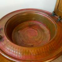 catino in rame con pidistallo