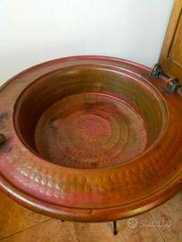 catino in rame con pidistallo