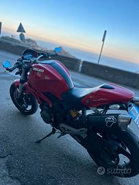 Ducati monster 696 2010