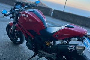 Ducati monster 696 2010