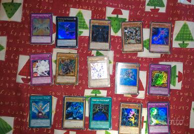 yugioh lotto con Ultimate di circa 120 carte