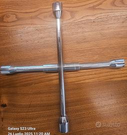 chiave cambio pneumatici