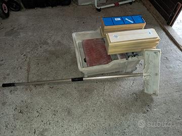 Vasca compresa di spugne