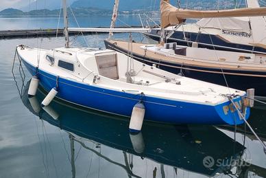 Barca a vela H-Boot lago di Como