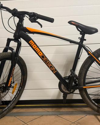 Mountain bike Momodesign .Pari al nuovo !
