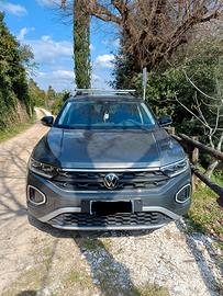 Volkswagen T-Roc praticamente NUOVA