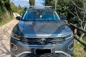 Volkswagen T-Roc praticamente NUOVA