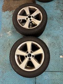 Gomme con cerchi in lega 185/60R15